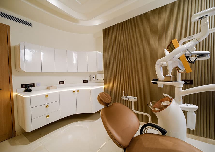 Direct patient consultation at Stunning Dentistry clinic